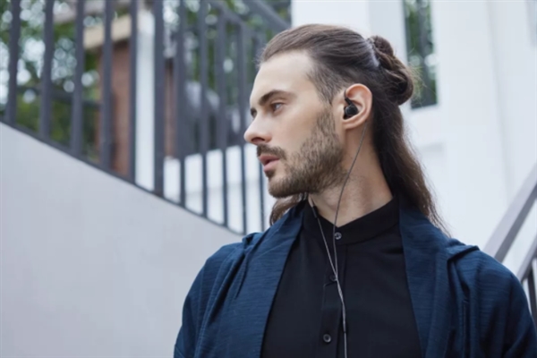 Xiaomi four-unit iron headphones